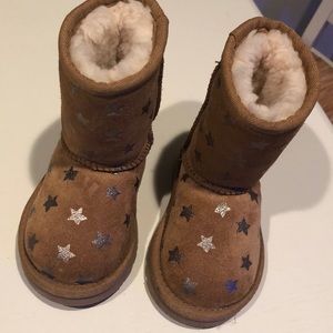 Toddler size 6 Ugg boots